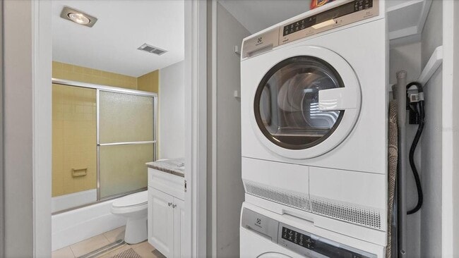 Building Photo - 8625 Midnight Pass Rd