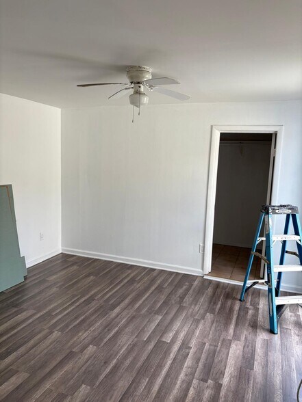 Building Photo - 524 South B Street