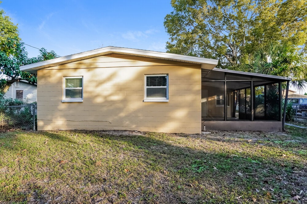 Building Photo - 2914 Lafayette St