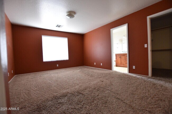 Building Photo - 2213 S Tucana Ln