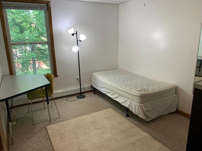 Building Photo - 2152 12th St