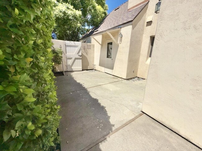 Building Photo - 407 N 1st Ave