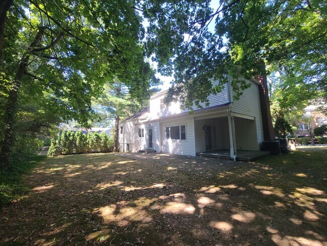 Building Photo - Scarsdale Rental Fully Updated 4 bedroom p...