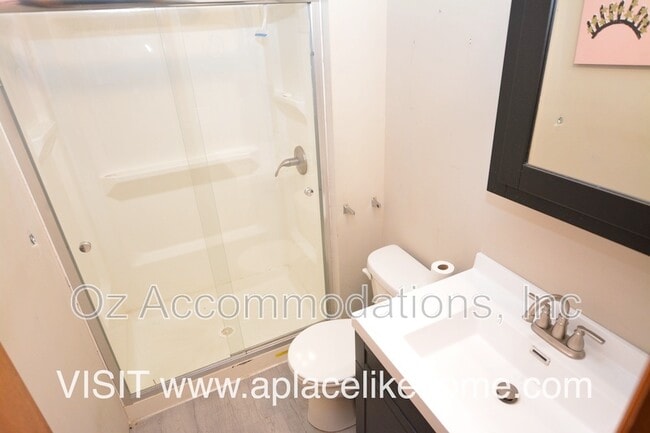 Building Photo - 8503 Sarah Ln