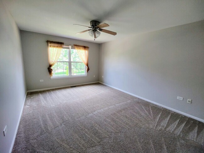 Building Photo - 793 Barclay Dr