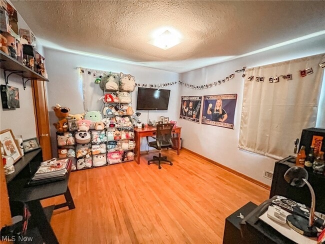 Building Photo - 7715 Kenton Ave