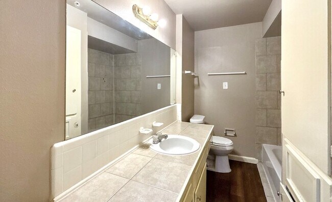 Building Photo - 5826 Burr Oak Dr