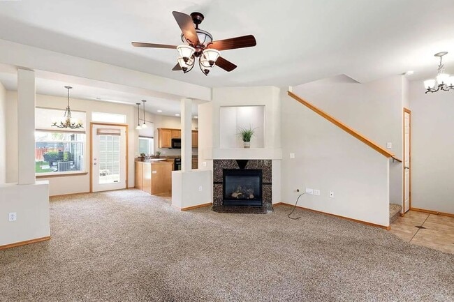 Building Photo - Craftsman Style Townhome in Private Neighb...