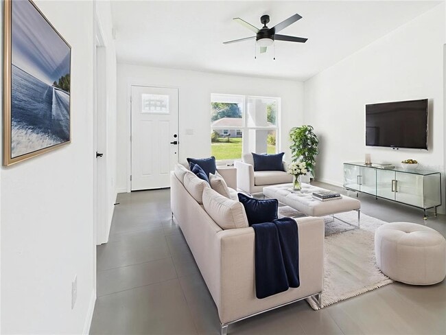 Building Photo - 5323 NW 8th Pl