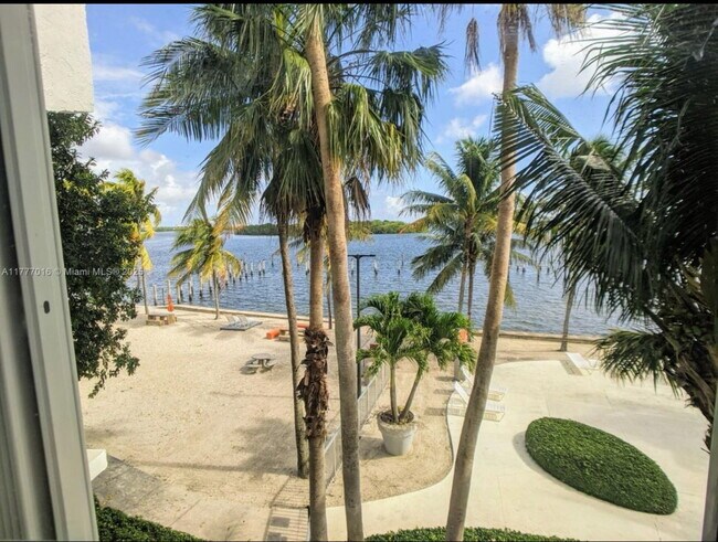 Building Photo - Northeast 64th Street, Miami, FL 33138 - 1 BR 1 BA condo