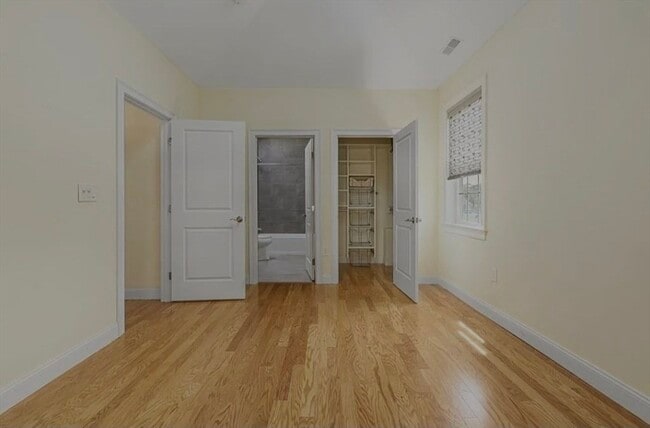 Building Photo - 70 Endicott St