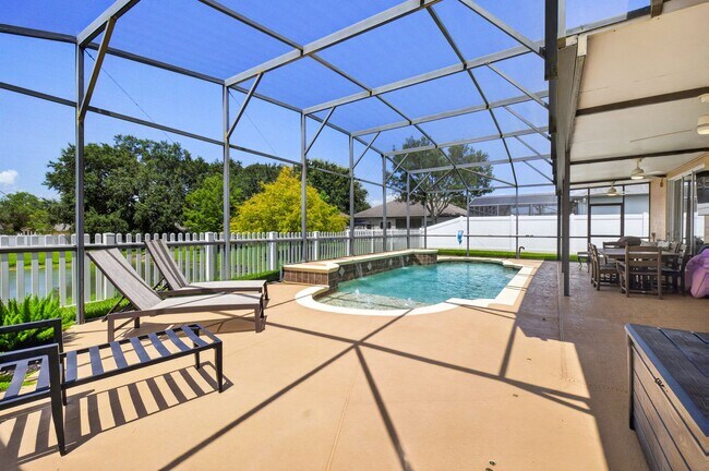 Building Photo - 353 Lake Amberleigh Dr