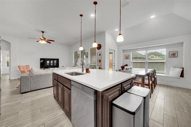 Building Photo - 517 Birch Grv Dr