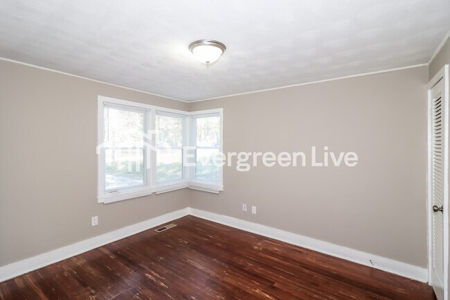 Building Photo - 4033 Clearpool Circle Rd