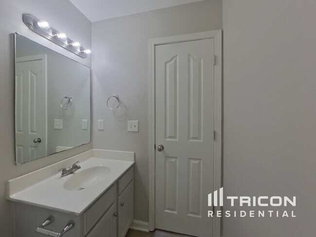 Building Photo - 345 Hunslet Cir