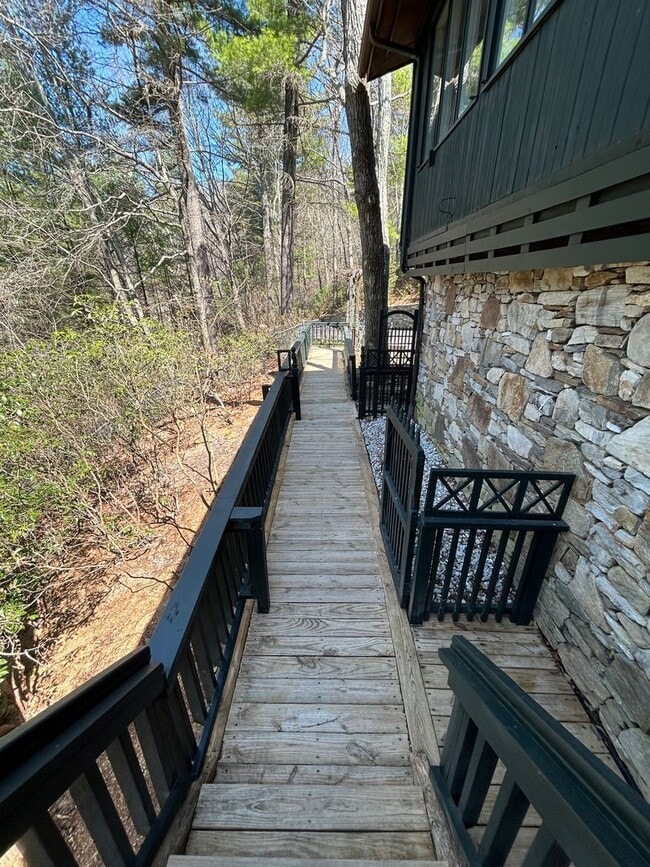Building Photo - Central AVL - Large Custom Built Home with...