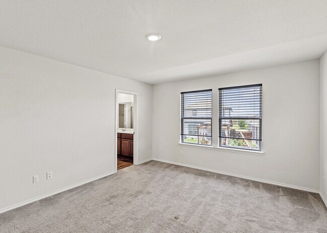Building Photo - Welcome to your chic and spacious retreat