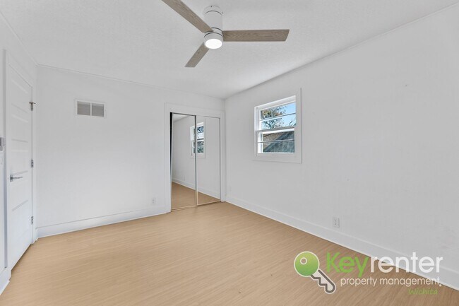 Building Photo - NOVEMBER FREE RENT!! Spacious 4-Bedroom / 2-Bath Home in Wichita Move-In Ready