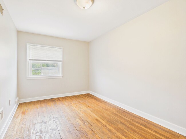 Building Photo - 3 Bedroom House in Harrisburg
