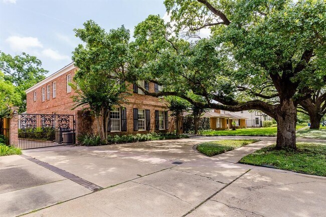 Building Photo - 3822 Overbrook Ln