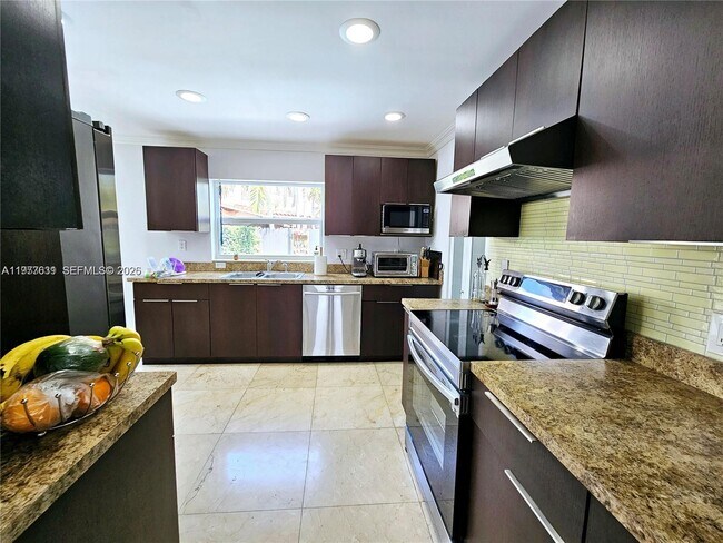 Building Photo - 13217 SW 9th Ln