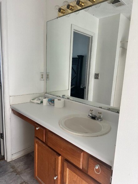 Building Photo - 3630 Thurleston Ct SW