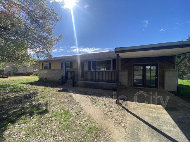 Building Photo - 168 Reynolds Dr