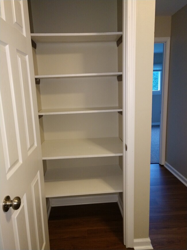 2nd Floor Closet - 992 N Fairfield Rd