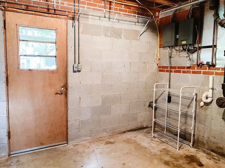 Building Photo - 333 Northfield Dr
