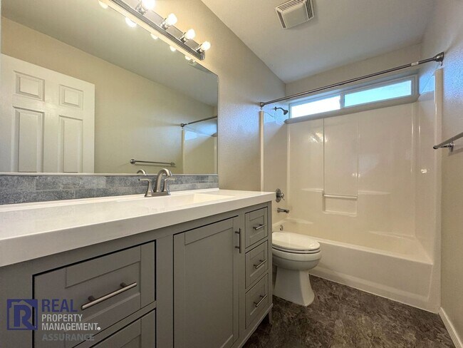 Building Photo - Spacious 5-Bedroom Home in Desirable Autumn Crest – Beaverton!!