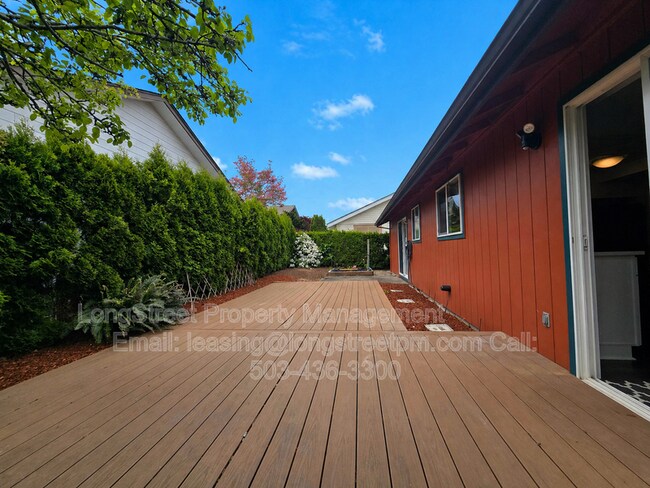 Building Photo - 2018 Nut Tree Dr NW