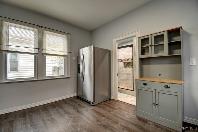 Building Photo - 36 19th St