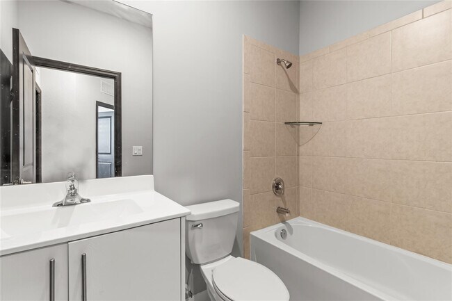 Building Photo - 221 SW 159th Way