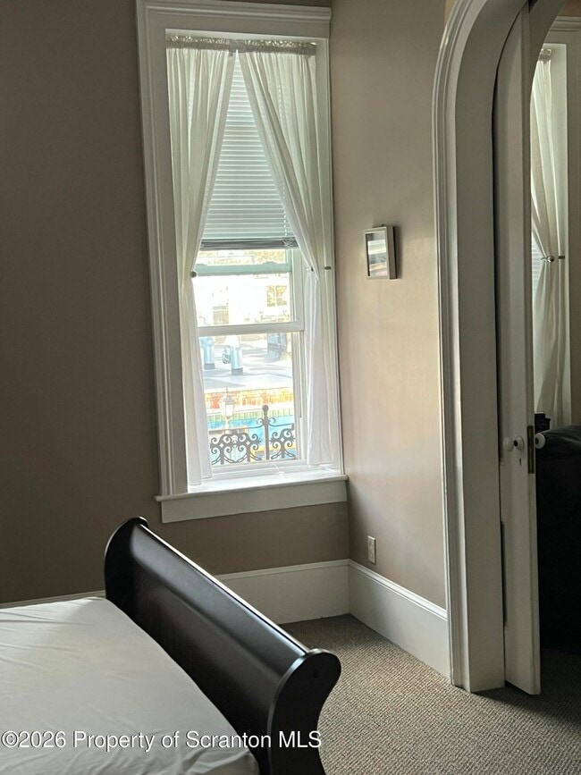 Building Photo - 18 E Tioga St