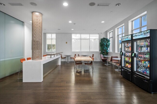 Building Photo - 300 S Australian Ave