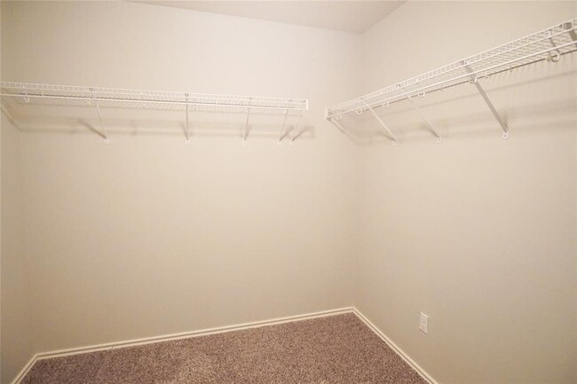 Building Photo - 210 King Ridge Dr