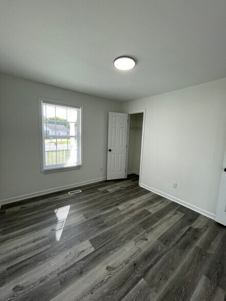 Building Photo - 905 Lyme Brook Ln