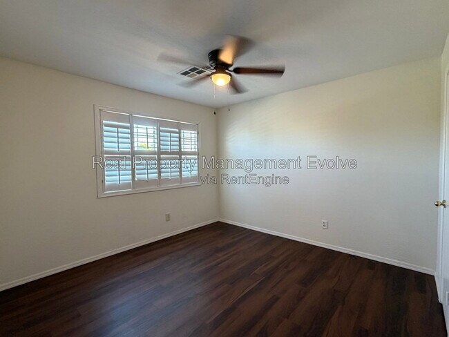 Building Photo - 6903 W Lawrence Ln