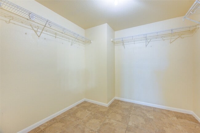 Building Photo - 6422 Mildenhall Ct