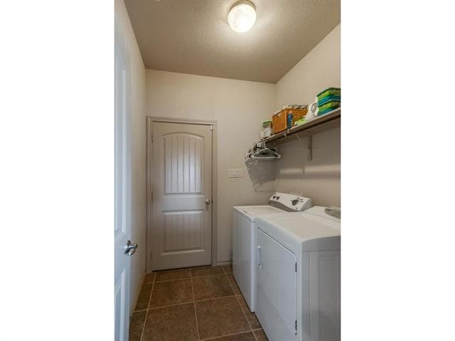 Building Photo - 4624 Lazy Oaks St