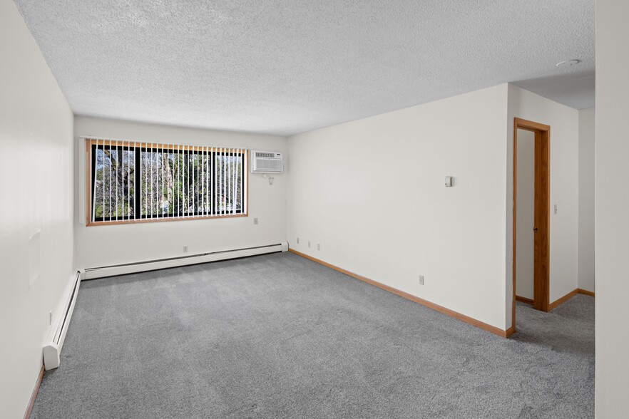 Living Room - Pebble Creek North Apartments