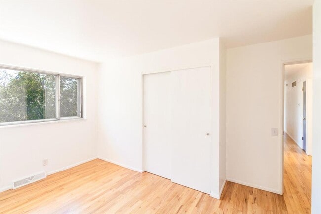 Building Photo - 9724 Brookmere Dr