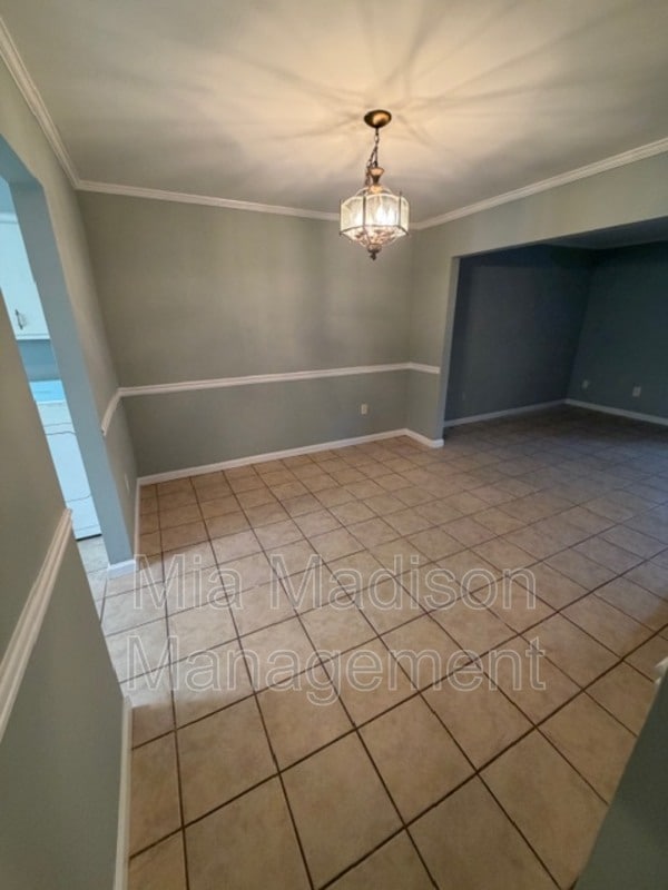 Building Photo - 527 Tibet Ave