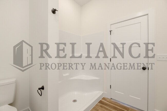 Building Photo - 701 Elmwood St
