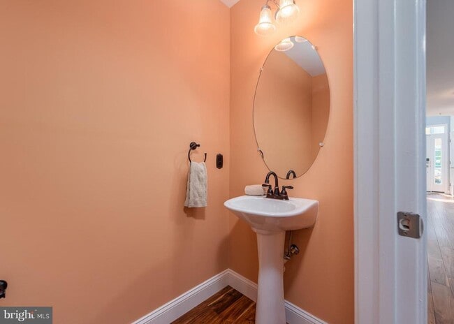 Building Photo - 1036 Lily Way