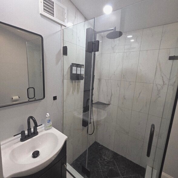 Building Photo - 768 N 26th St