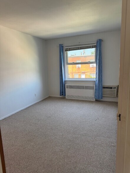 Master Bedroom - 3038 71st St