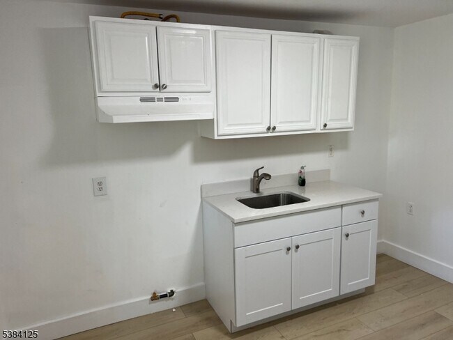 Building Photo - 1300 Pierce St