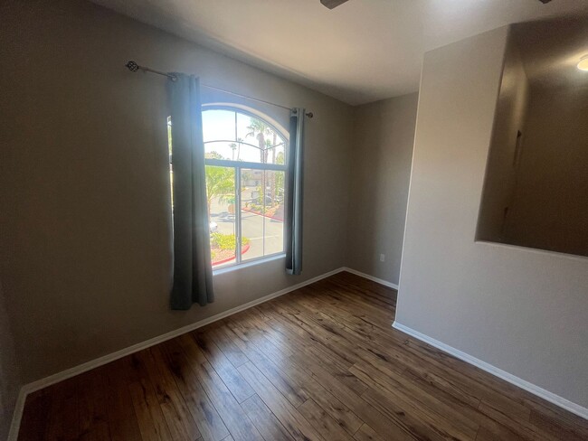 Building Photo - Guard Gated 2 Bedroom Condo - Red Hills in...