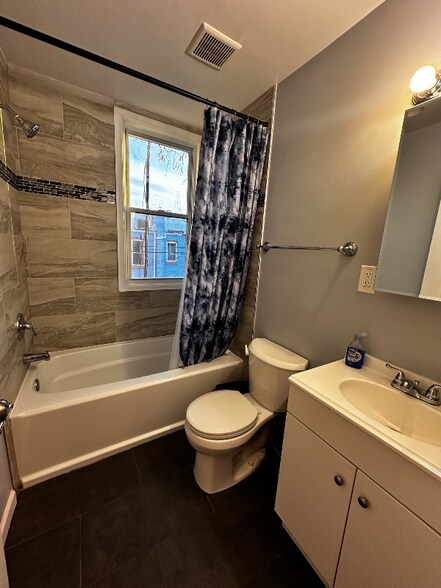 Building Photo - 768 Columbia Rd NW